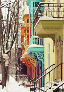 lonelypearl:  katespadeny:  the brightest block in montreal see the work of shutterbug jackie rueda  I live in a lovely city :3 