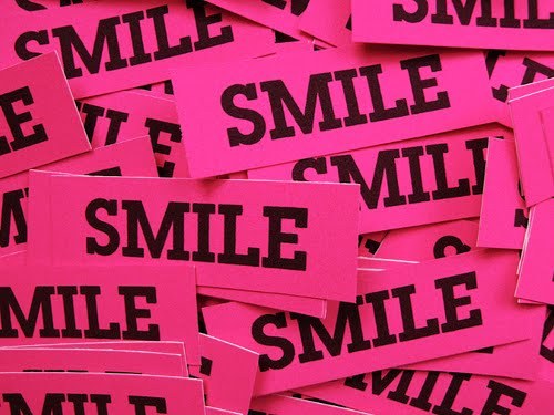 feelingsandothersdrugs:  SORRIA E SEJA FELIZ QUE SE FODA A OPINIÃO DOS OUTROS, E