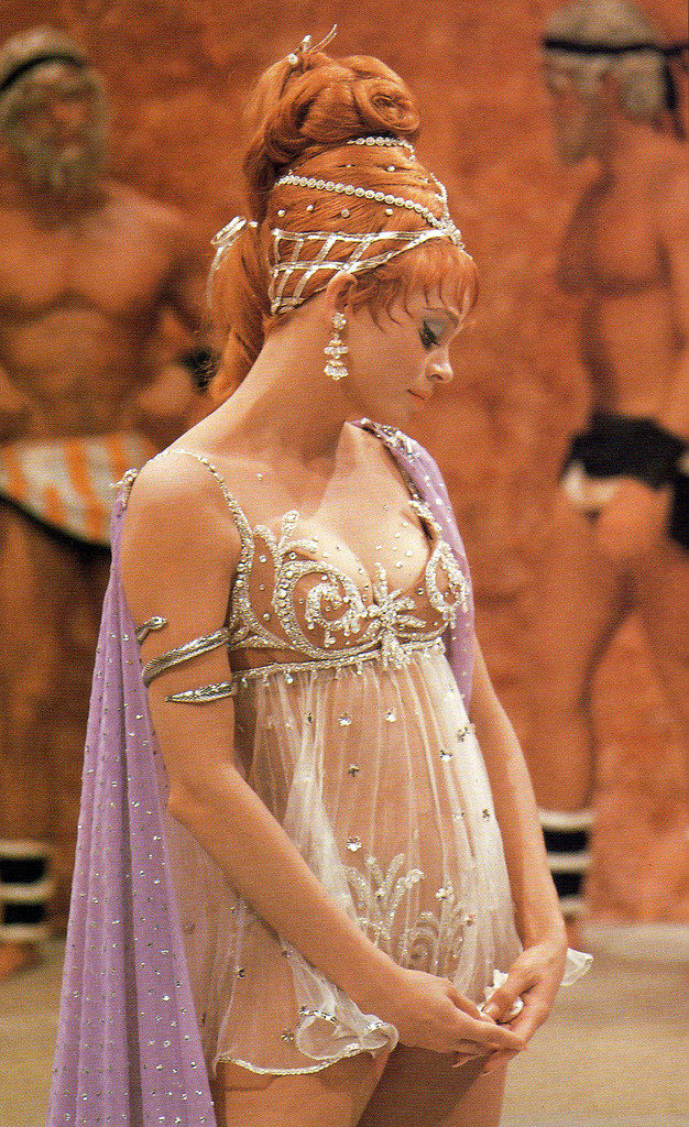 vintagegal:  Juliet Prowse plays Aphrodite on the Danny Thomas Hour (1967) 