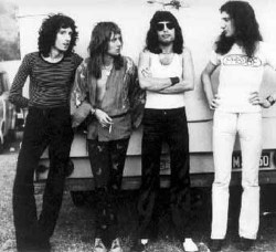 rockyhorrorisair:  I like how Brian, Roger, and John are all talking and Freddie’s just standing there like I’m The Boss XP  