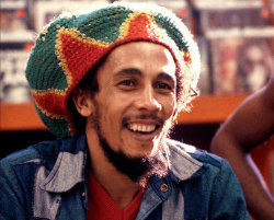 6crazy:    Deus me enviou a Terra com uma missão só ele pode me deter os homens nunca poderão. Bob Marley  