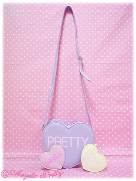 lolitahime:Angelic Pretty’s Sugar Hearts Pocket Handbag