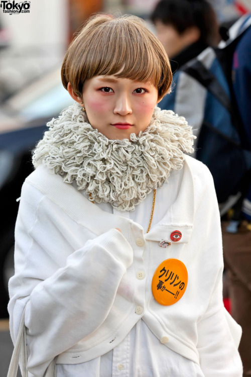 Japanese girl w/ Dragon Ball “Kuririn no Kotoka!!” button on the street in Harajuku.