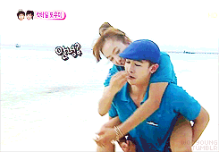 sirstephy:  PIGGY BACK RIDES ARE FUCKIN AWESOMEE. 