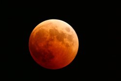 Rouge-Volupte:  Lunar Eclipse. October 27, 2004. Seattle, Wa 