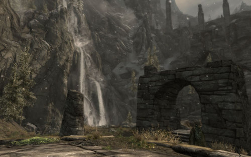 skyrim-slim: “Odahviing” scenery porn