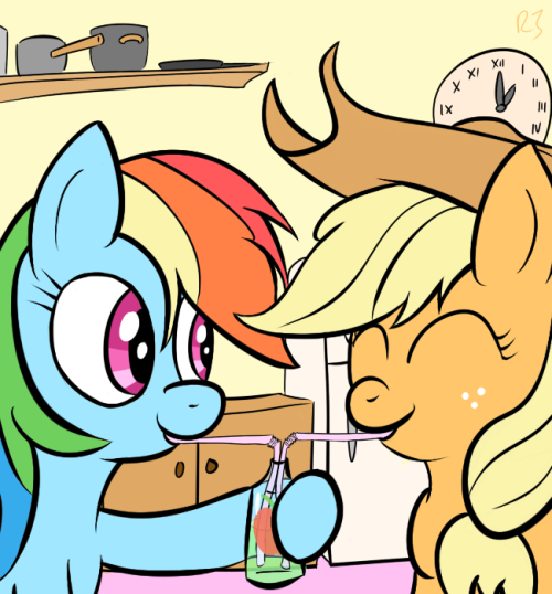 Let me educate you, Anon. Juiceboxes are for fillies like Fluttershy and Twilight. You know: egghead