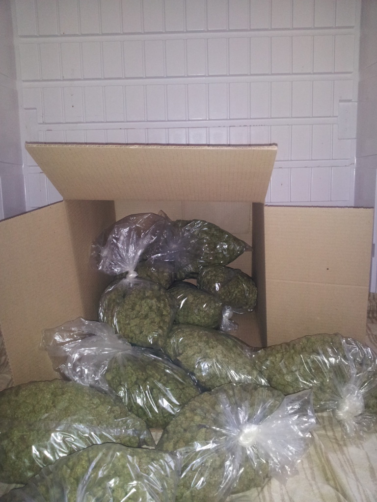 imsobadasslikethat:  kushndiamonds:  by the bag  Faaaaark :D  OH MY GOD drool