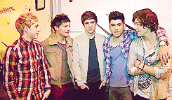 damnitstyles:  its niall’s jump and the way harry claps and the the way zayn joins in laughing and liams appalling acting and louis’ over-dramatic start. its just them. 