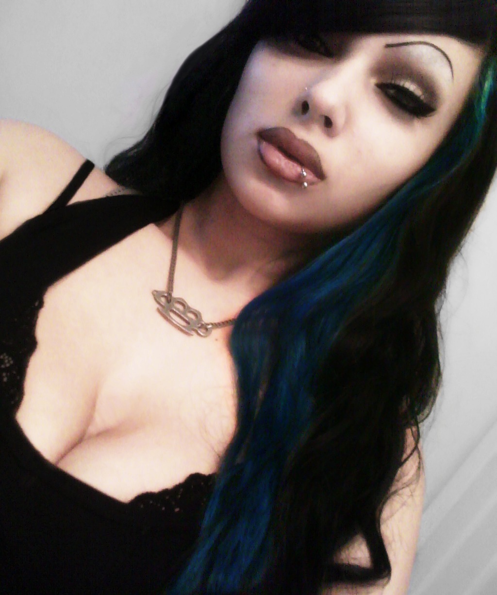 badbroads:  http://sadgee5150.tumblr.com http://badbroads.tumblr.com/ TJ’s Beautiful