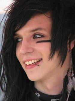 venuslovesftsk:  He just has such a pretty smile :D 