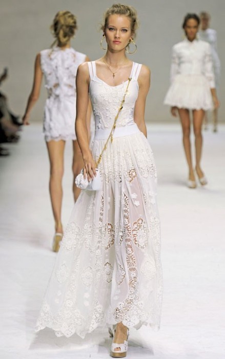 afinefashionfrenzy:  snow white 