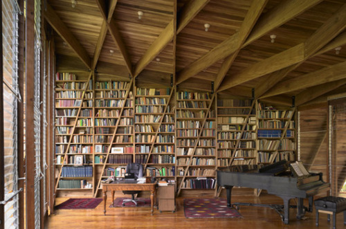 designismymuse:  photoplayme:PhotoPlay Submission: Ideadreamsometimescometrue: Gianni Bostford Architects, Casa Kike, Library  *Structure becomes bookshelves 