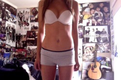 Br0Kenlies:  Deathwontbemylover:  Topless Tuesday Just Because I Like My Body ~ 