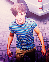 acciozayn-deactivated20120223:  My favourite Louis things: Striped Shirts 