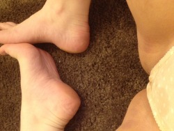 &lt;3 for my feet lover followers :P