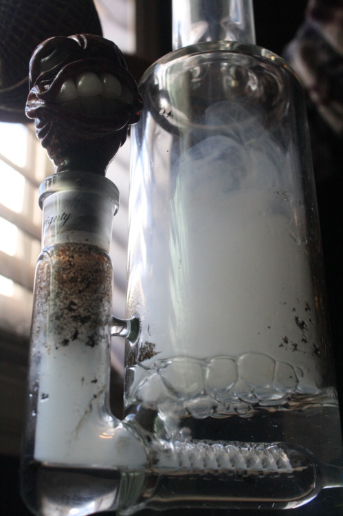 stoneddaily:  that bowl.. 