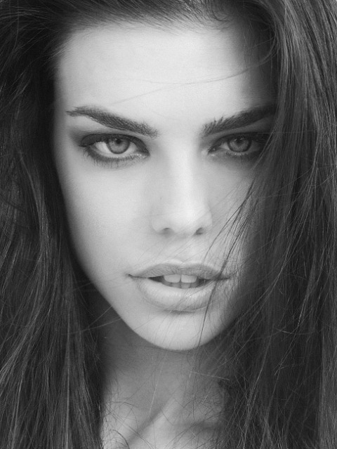 shuttershookanduptight:  Raina Hein 