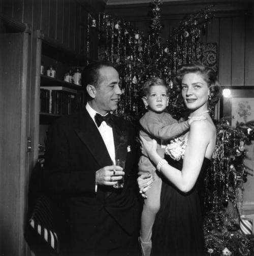 the-dark-city:Humphrey Bogart, Lauren Bacall, and their son Stephen - Christmas 1951That&rsquo;s a p