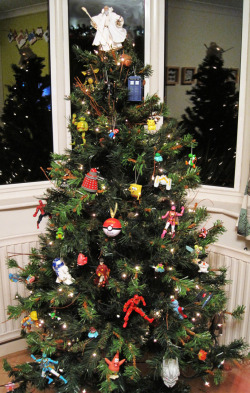 electricviolence:  depressedturnip:  Just to reiterate, we have the best Christmas tree ever.   ALL THE AWARDS 