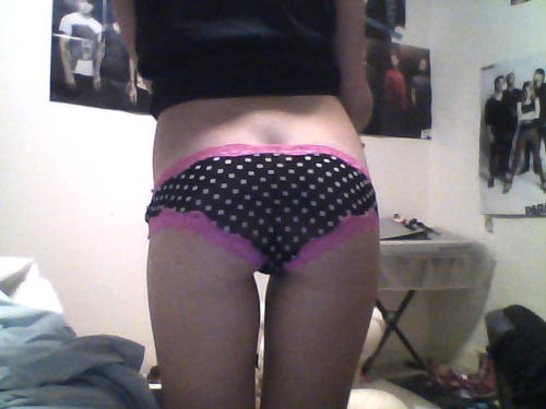 br0kenlies:  for cam, nick & anon….my undies ^.^ 