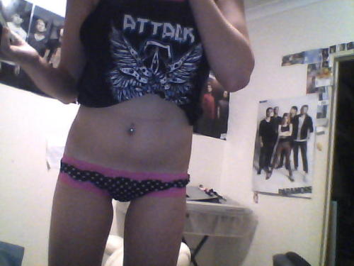 br0kenlies:  for cam, nick & anon….my undies ^.^ 