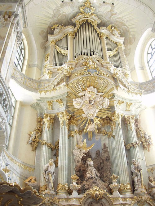 a-l-ancien-regime: Organ in the Dresden Frauenkirche, rebuilt in 2005 by Daniel Kern behind a recons