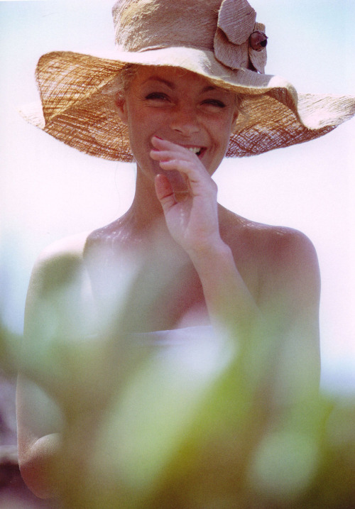 romyschneiders: Romy Schneider photographed by Emil Perauer, 1972