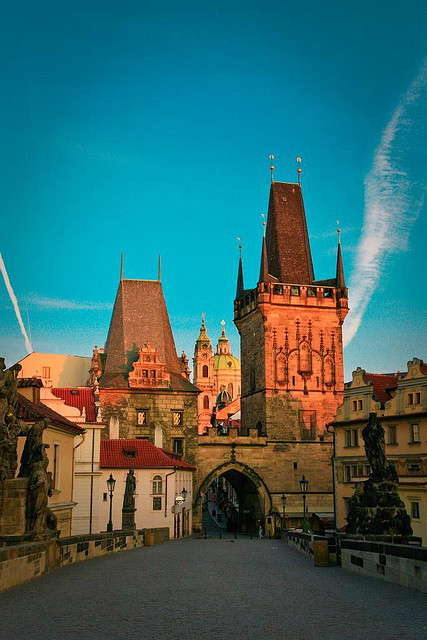 bluepueblo:  Charles Bridge, Prague, Czech Republic photo via allthingseurope 