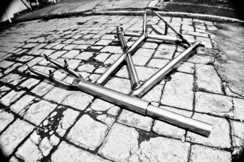 thesargodit: steal raw.. this is “july oh julie” frame build by me and “alphalab” bike indonesia. i 