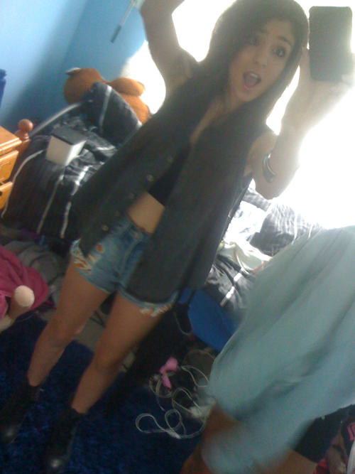 c-u-n-t-n-a-t-i-o-n:  fashion-wh0re:  ††† WANT MORE HIPSTER PHOTOS ON YOUR DASH? FOLLOW  http://summertansandtiedyedvans.tumblr.com/ OVER 34,000 FOLLOWERS!  yes, you will love my blog. 