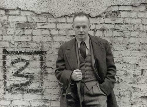 Arnold Newman - Henri Cartier-Bresson - 1947 “To photograph: it is to put on the same line of 