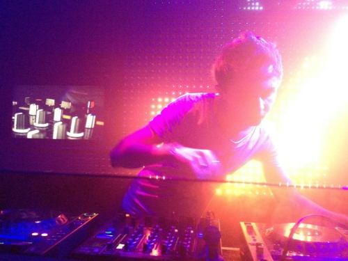 kissmyytrance:  thefeelingoftrance:  my new found love of my life <3  Le’ Arty 