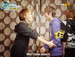stephsoldblog-deactivated201305:  Onew: Hey, why are we so… JH: Why? Come closer.