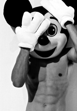 mysteriousmitch:  Oh Mickey 