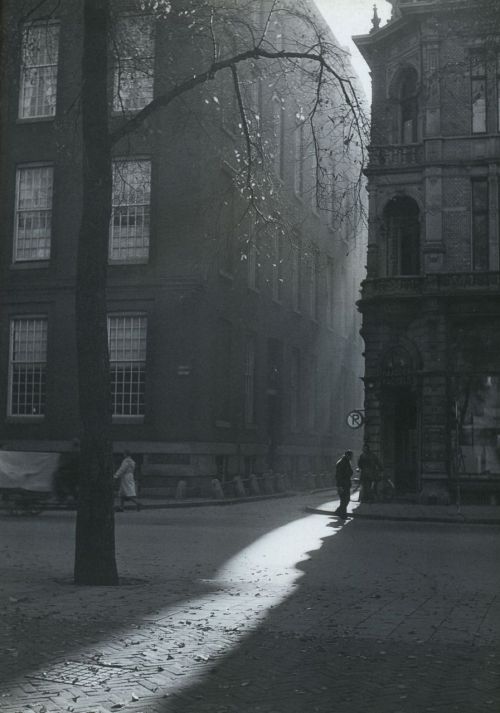 liquidnight:  Dirk de Herder Amsterdam, circa 1947 From Flashback: leven met foto’s 