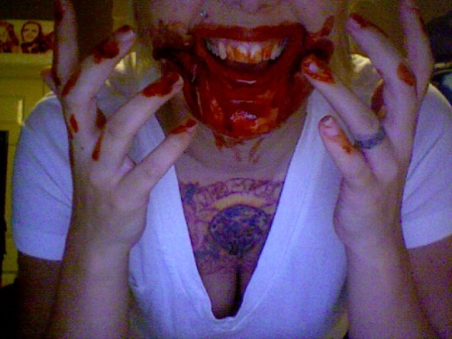 welcome2frightnight:  Whose ready for October? This girl!  ^ This makes me happy. Come to school with me, Halloween’s everyday