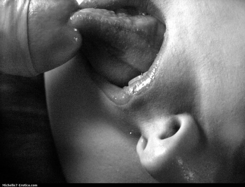 http://canbesexy.tumblr.com/post/14285623358