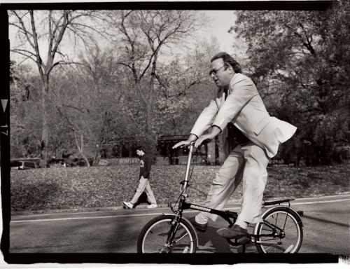 vanityfair:  Without a doubt, this is our favorite freewheeling photograph of the late, great Christ