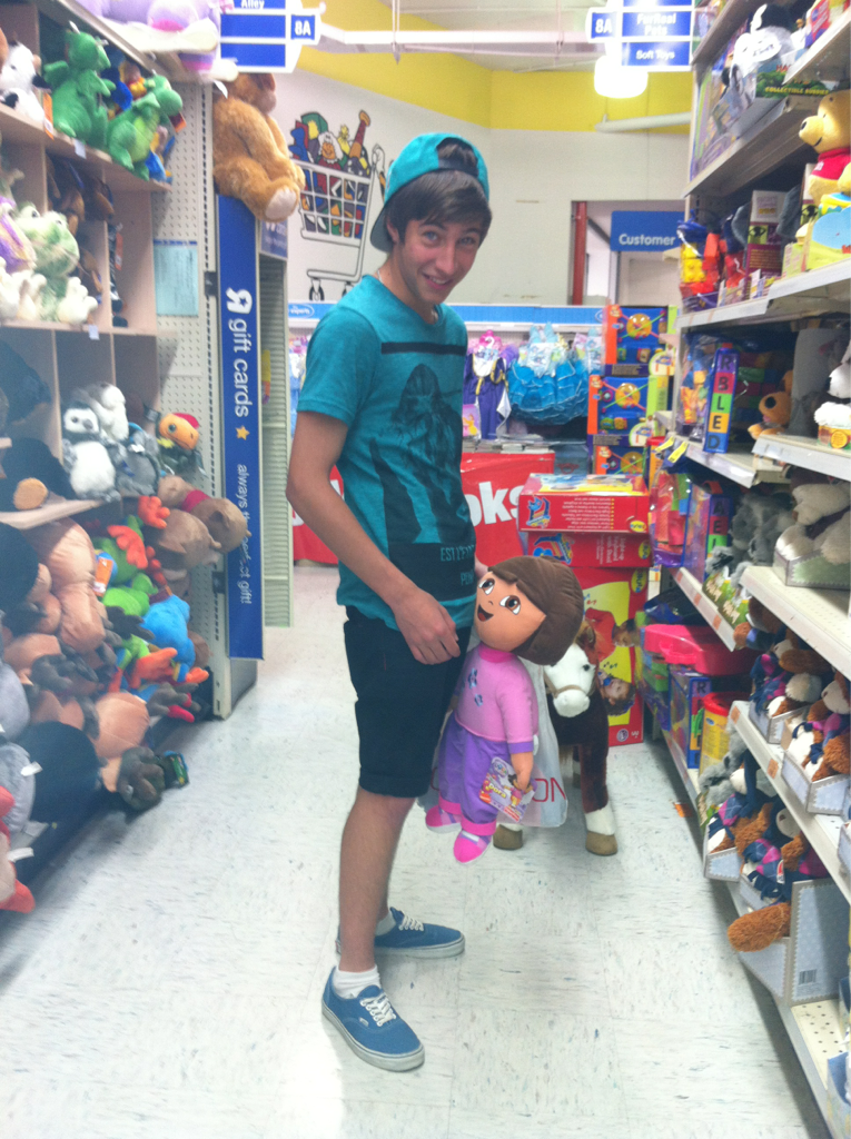 im-spacebound-for-you:  http://im-spacebound-for-you.tumblr.com/  Dora doing her