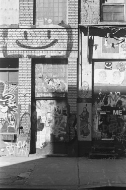 bagnostian:  oh yeah. soho, nyc. (Leica M3) 