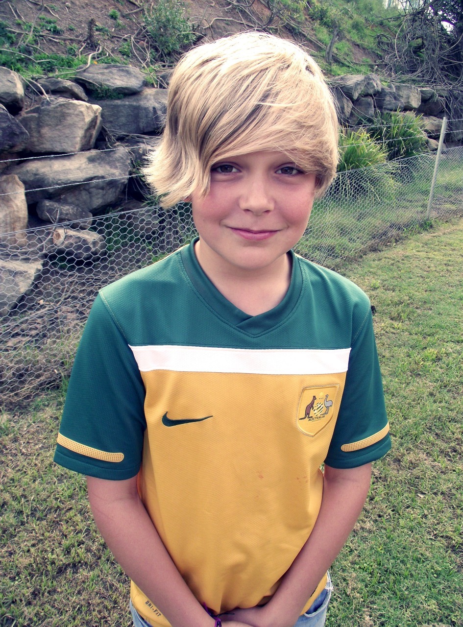 glitter-and-swag:  REBLOG THIS PHOTO, THIS KID IS 11 &amp; WERE TRYING TO GET