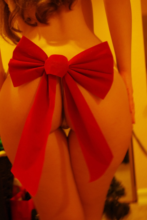 badgrrl:  chubbythread:  Tripson’s classic Christmas presents set  fuuuck 