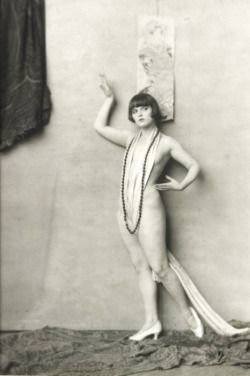  Louise Brooks by Albert Cheney Johnston