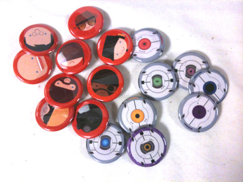 jadiejadie:  HAY DUDES. See all that stuff up there?  I’m giving all that stuff away. Why? I’m feeling giving today. WHAT YOU GET: 13x19 Glossy copies of BONK!, Mucha Medic, and Chell Nouveau A set of TF2 class buttons, your choice of RED, BLU or