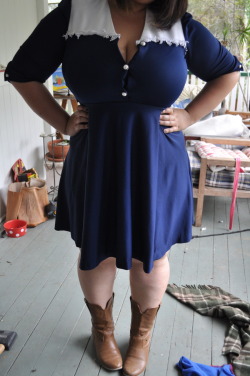 curveappeal:  Size 16-18 Australia, 16G bust. My body and I get along verrryyyyy well these days. 