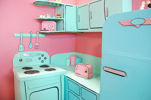 creatureofviolence:  Haha cute! It looks like its all made out of cardboard. I would