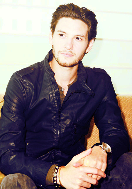 ffrackles:  12 people I want wrapped under my Christmas tree⌽ Ben Barnes “Obviously, you wouldn’t be human if you didn’t get a disposable camera and tried to get a picture of yourself by your own movie billboard.” 
