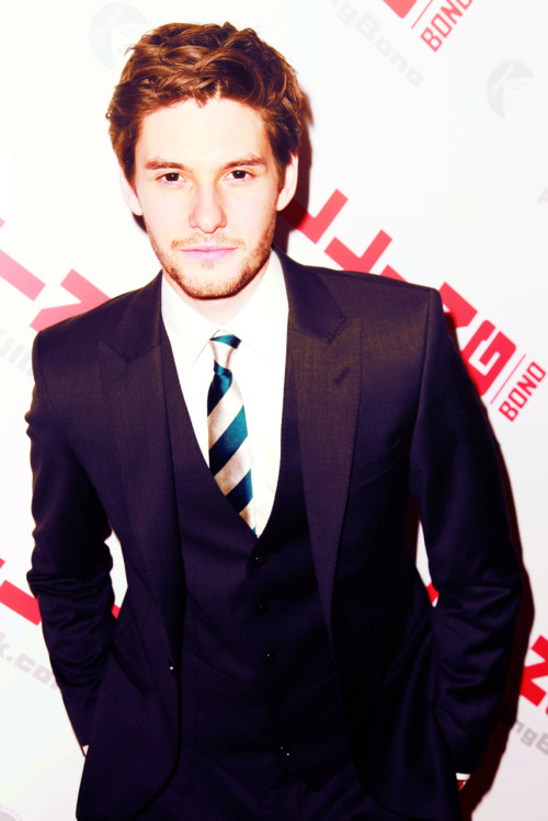 ffrackles:  12 people I want wrapped under my Christmas tree⌽ Ben Barnes “Obviously, you wouldn’t be human if you didn’t get a disposable camera and tried to get a picture of yourself by your own movie billboard.” 