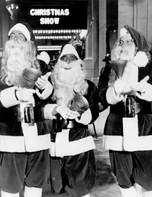 dwellingontheclassics:  Merry Christmas from the Rat Pack.